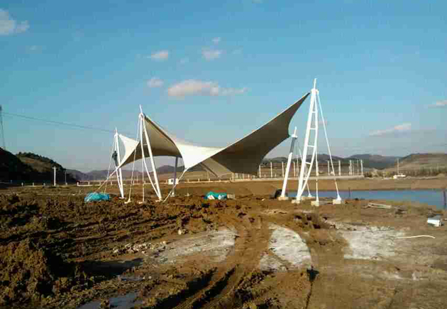 內(nèi)蒙古張拉膜搭建人數(shù)配置是怎樣的呢？